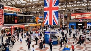 A Walk Through The London Victoria Station London England [upl. by Nodyarg]